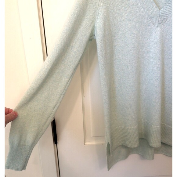 Sax Fifth Avenue 100% Cashmere Mint Green V Neck Sweater XS Old Money Soft Cozy - Picture 4 of 12